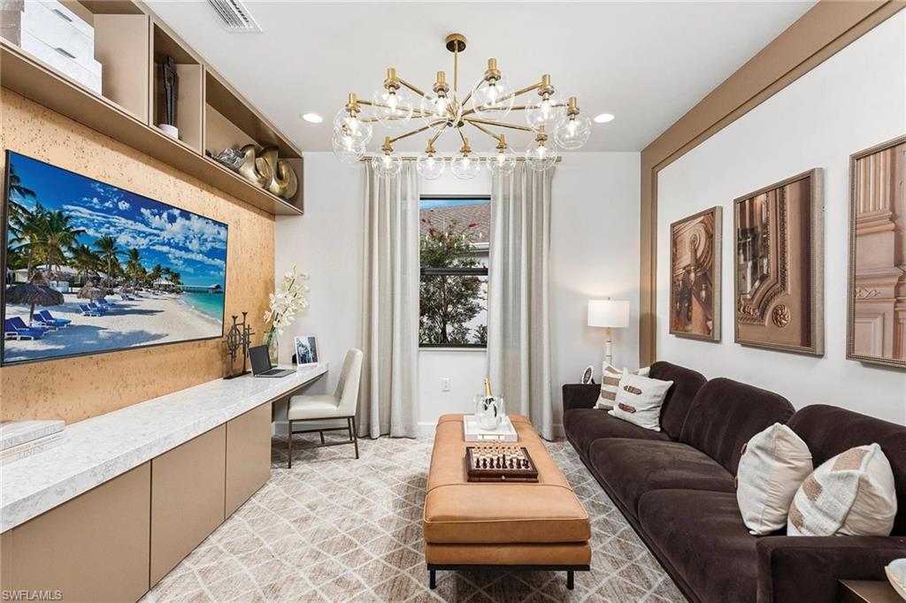 VALENCIA HARBOR - Residential