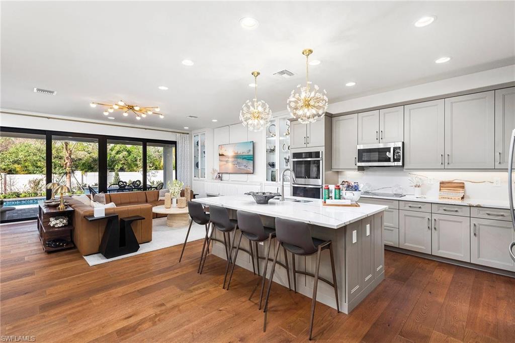 VALENCIA HARBOR - Residential