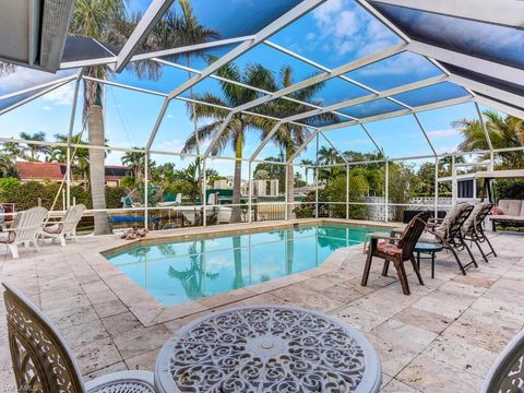 1660 Sandpiper ST NAPLES FL 34102