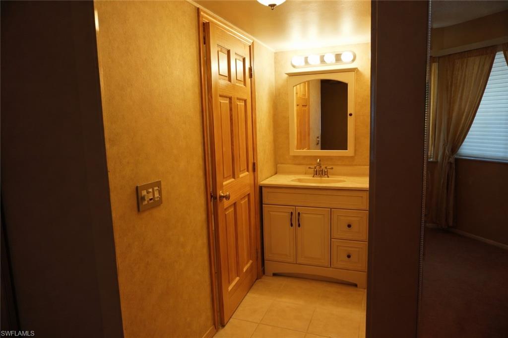 SEVEN LAKES - Residential