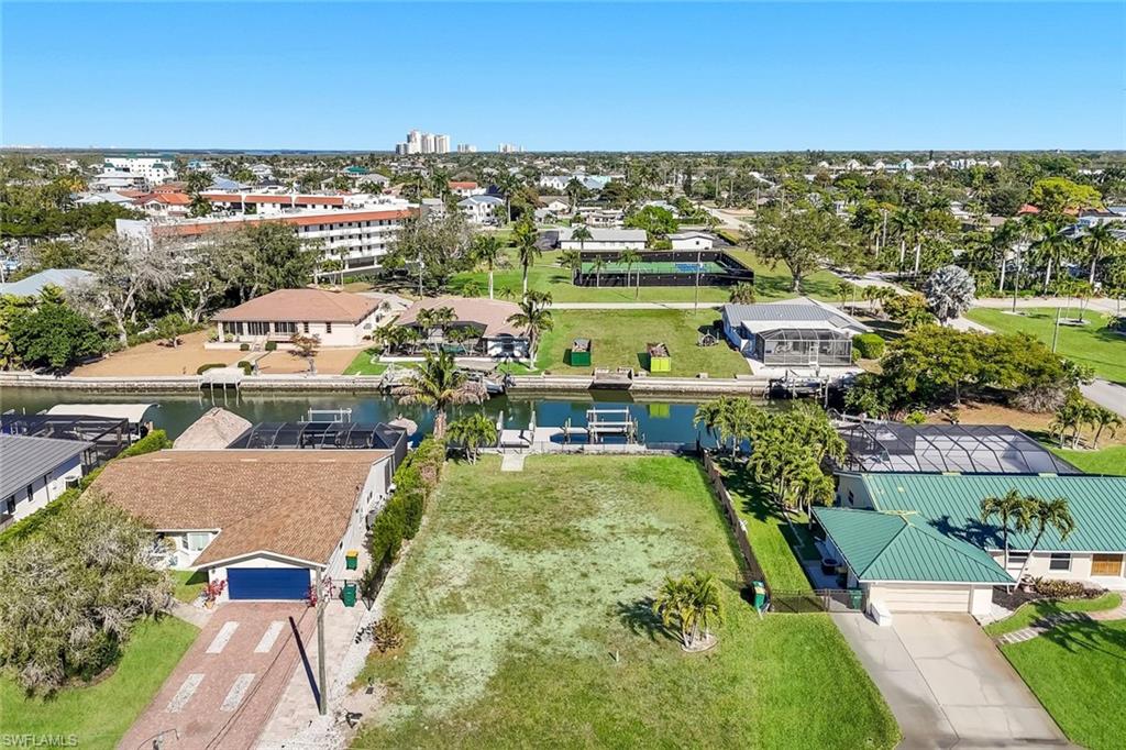 LITTLE HICKORY SHORES - Land