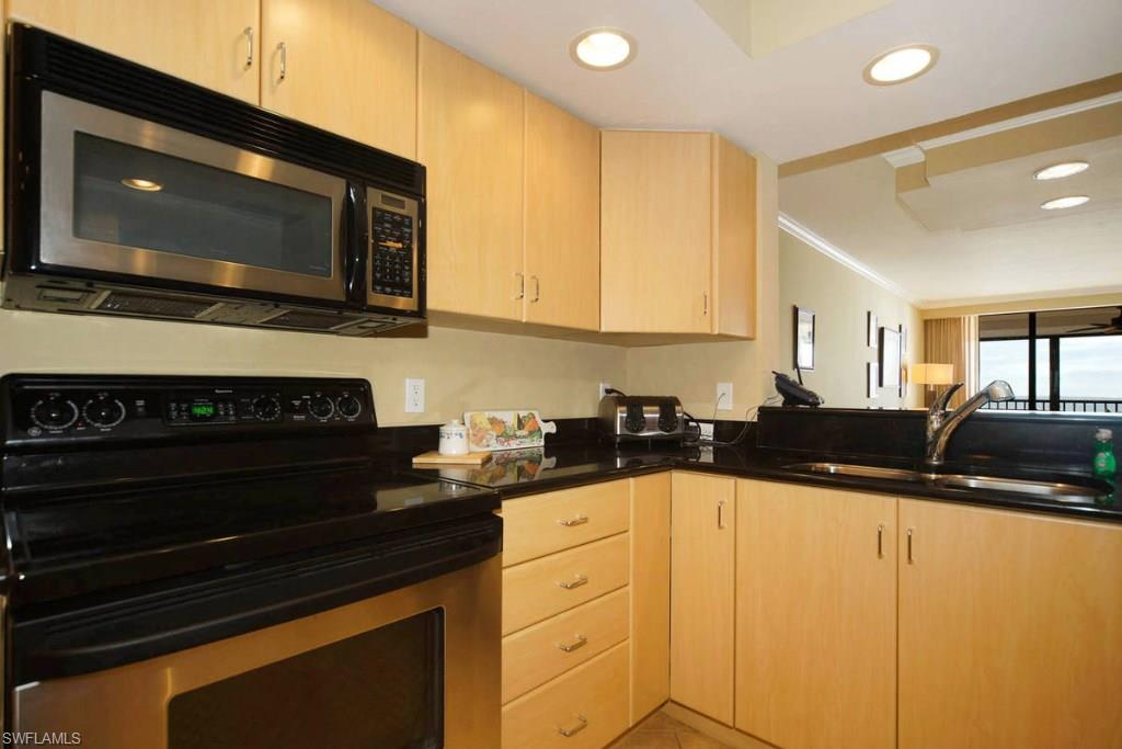 CAPER BEACH CLUB - Residential