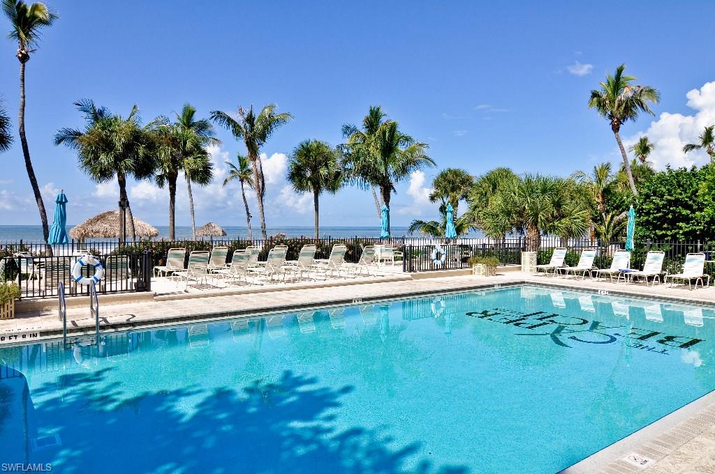 CAPER BEACH CLUB - Residential