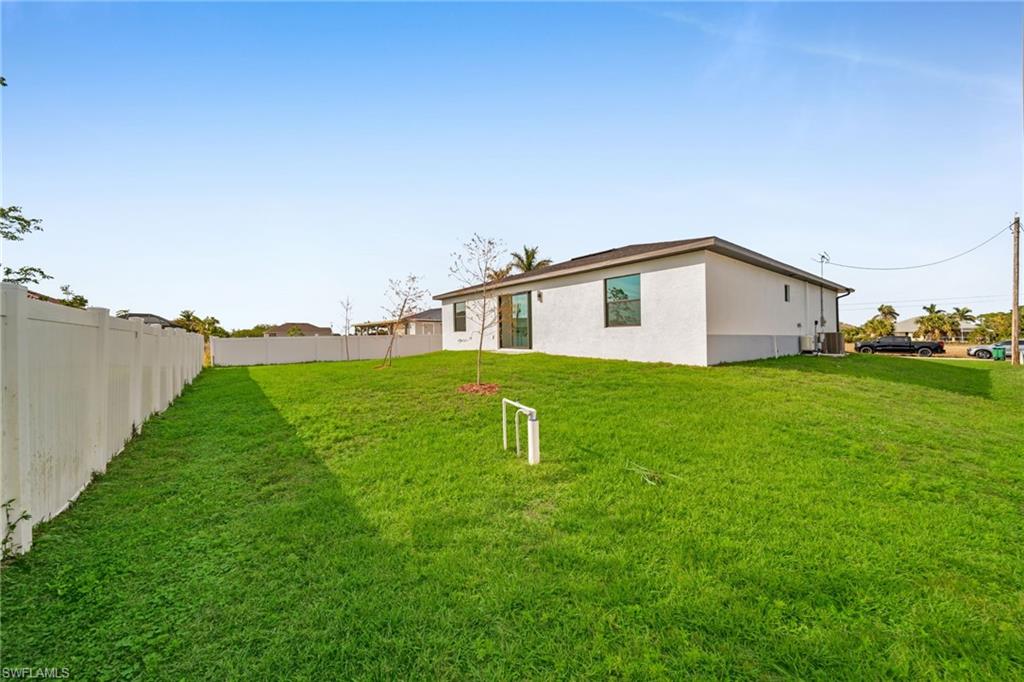 CAPE CORAL - Residential