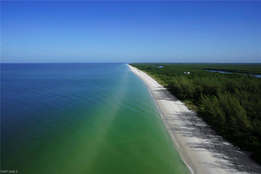 KEEWAYDIN ISLAND - Land