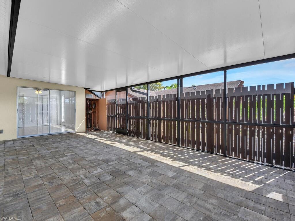 FOXMOOR LAKES - Residential