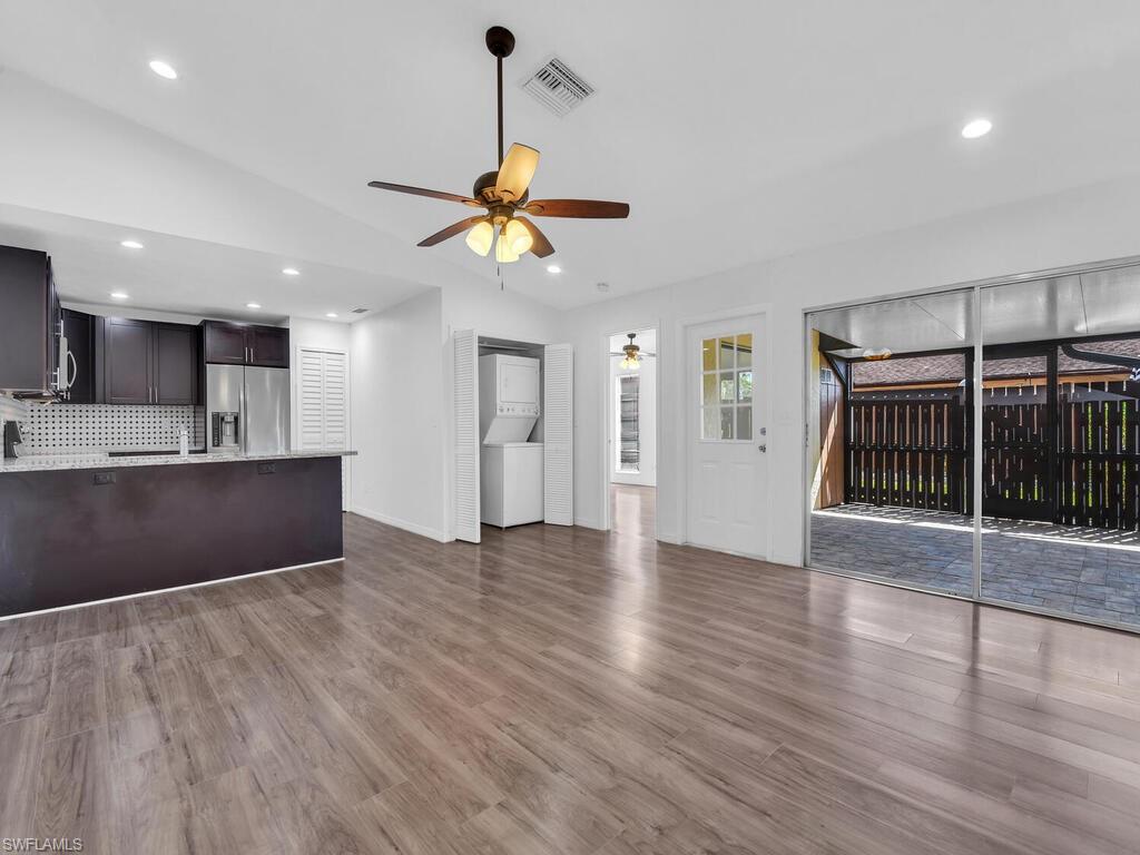 FOXMOOR LAKES - Residential