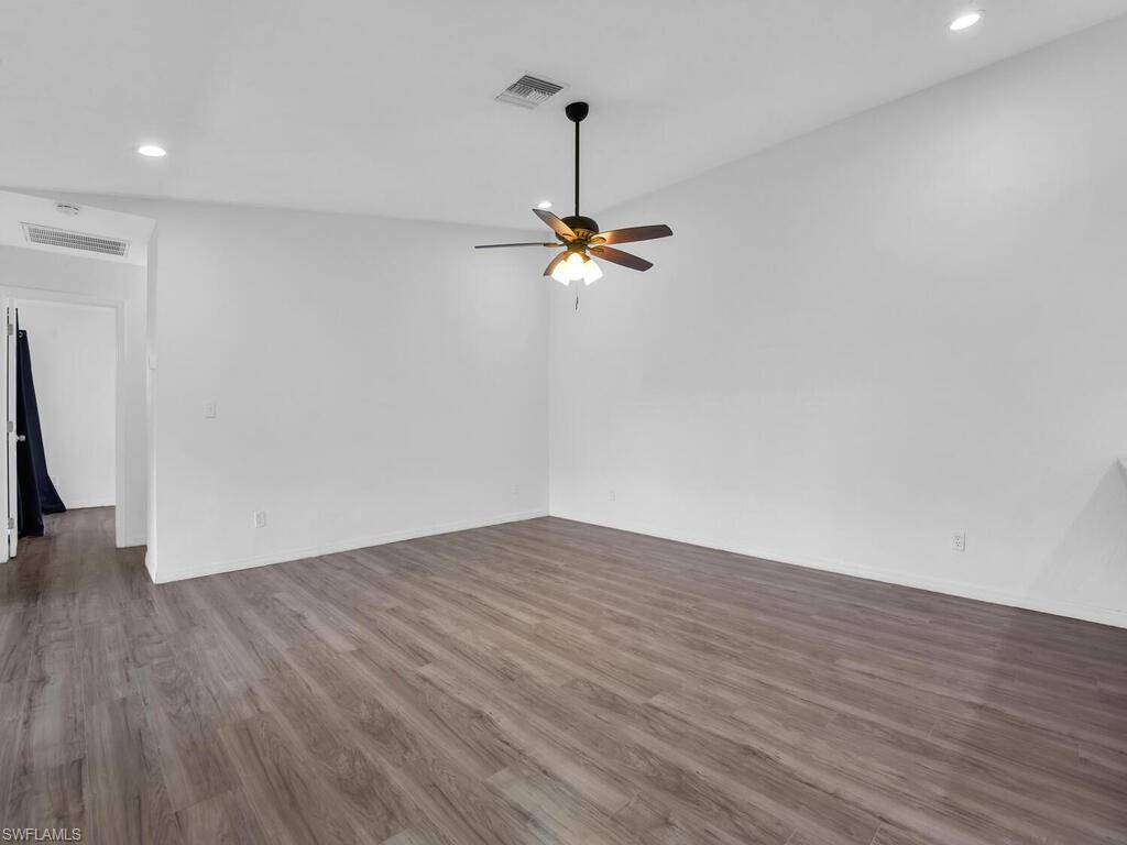 FOXMOOR LAKES - Residential