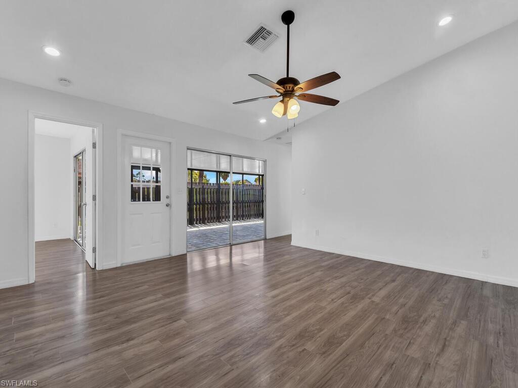 FOXMOOR LAKES - Residential