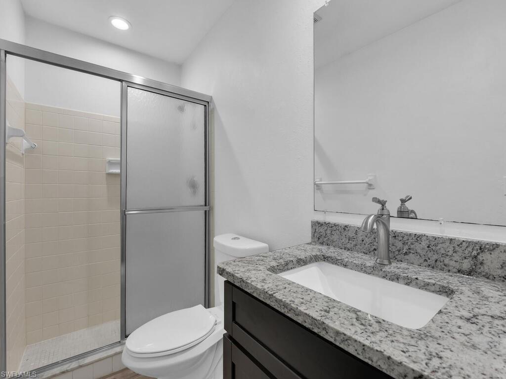 FOXMOOR LAKES - Residential