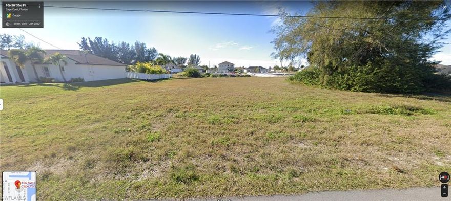 Perfect lot for your dream home! Close to shopping and Cape Coral great restaurants.