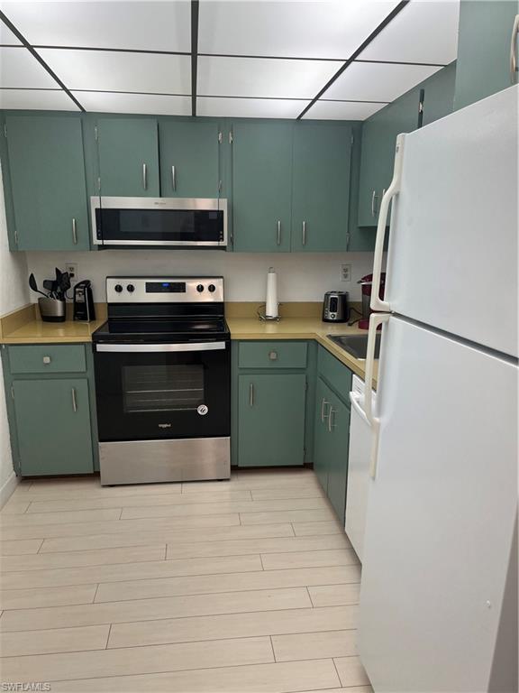 SEVEN LAKES - Residential