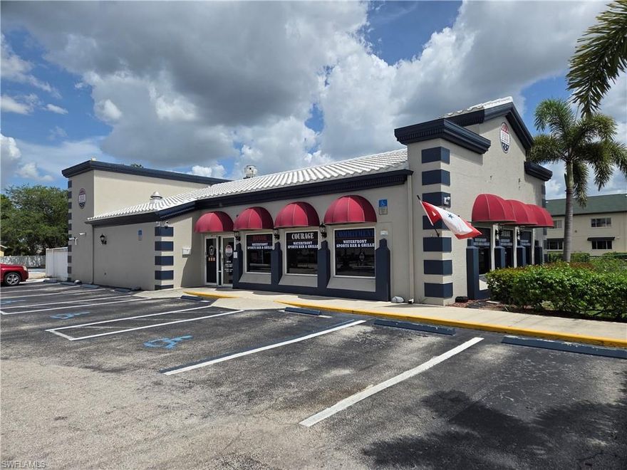 AN EXCELLENT RESTAURANT OPPORTUNITY THAT HAS UPSIDE FOR THE BUYER.  LISTED EXTREMELY CONSERVITEVLY AT $1,400,000, WITH THE LOTS VALUED AT $700,000 AND THE 3,532 SQ. FT. BUILDING AT $200.00 PER SQ. FOOT or $700,000.  (IT IS THOUGHT THAT THE PROPERTY WILL APPRAISE FOR MUCH MORE) THE REAL ESTATE, FURNITURE, FIXTURES, EQUIPMENT AND BUSINESS ARE INCLUDED WITH THE SALE.  THE OWNER/OPERATOR IS WILLING AND AVAIALBE TO DISCRIBE, PROVIDE DETAILS AND SHOW THE PROPERTY TO A POTENTIAL, CREDIT BUYER. THE INCOME SOURCE IS FROM THE SALE OF FOOD, TWO BARS AND BOAT DOCK RENTAL SPACE.  A PROFESSIONAL RESTAURANT OPERATOR WILL BE ABLE TO SEE ALL THE OPTIONS, AND ADJUST ACCORDING TO THEIR BUSINESS MODEL.  THE LIQUOR LICENSE IS 49 % LIQUOR AND 51% FOOD SALES.