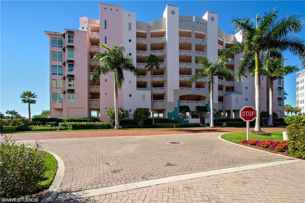 BAREFOOT BEACH CLUB - Residential