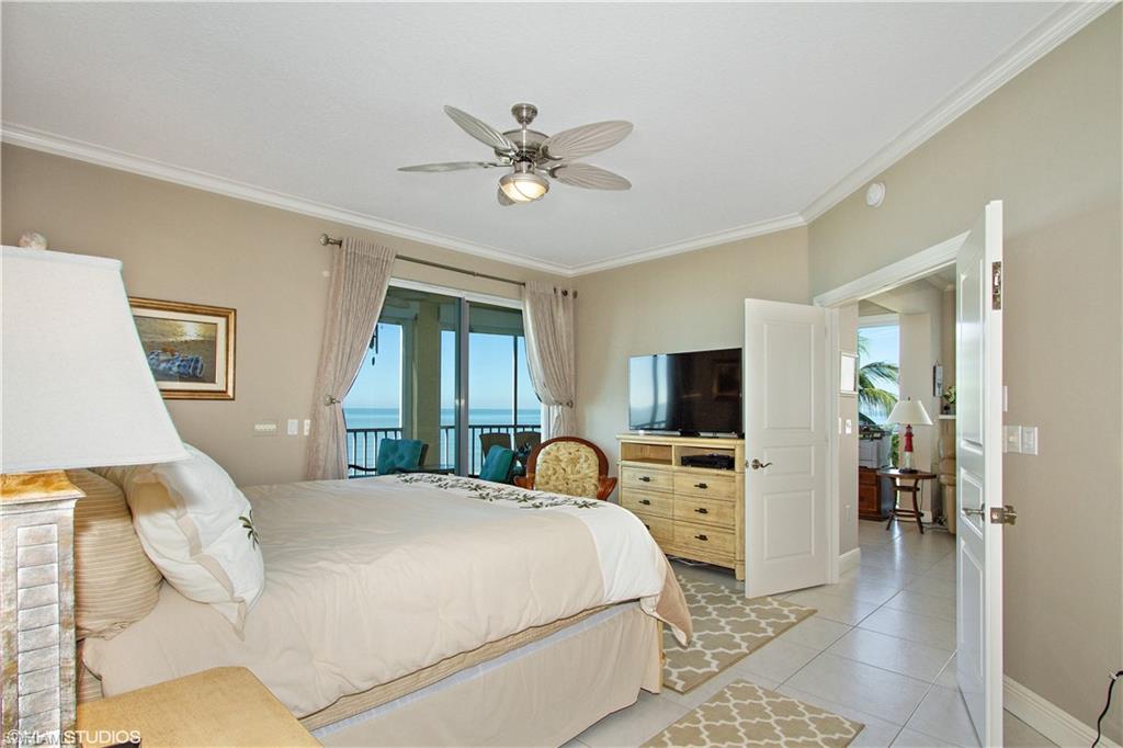 BAREFOOT BEACH CLUB - Residential