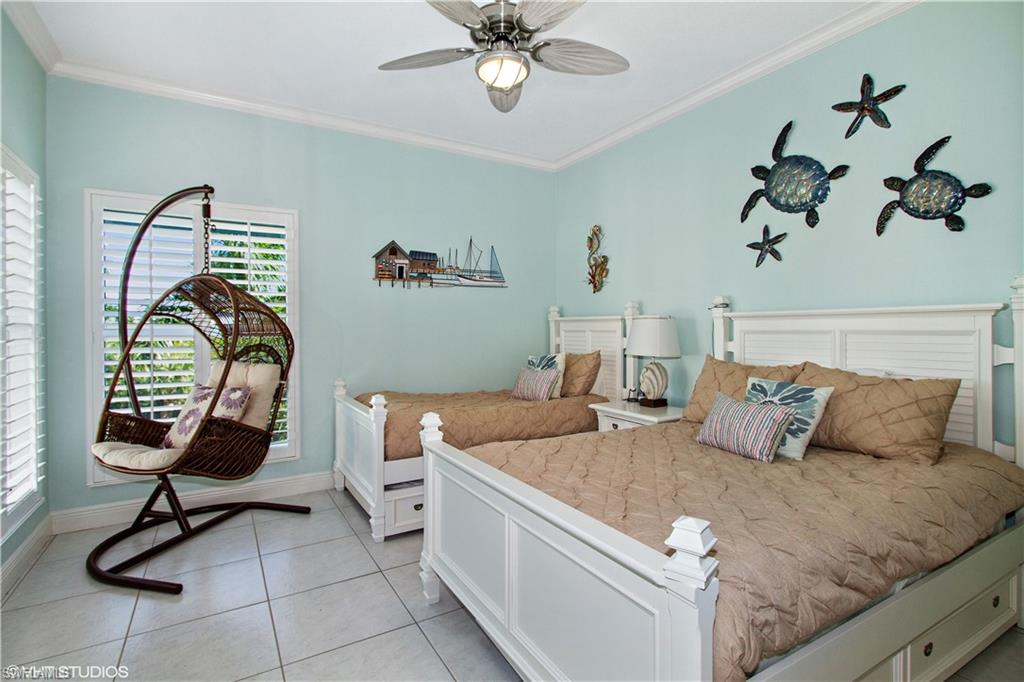 BAREFOOT BEACH CLUB - Residential