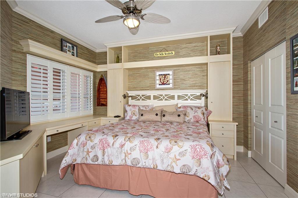 BAREFOOT BEACH CLUB - Residential