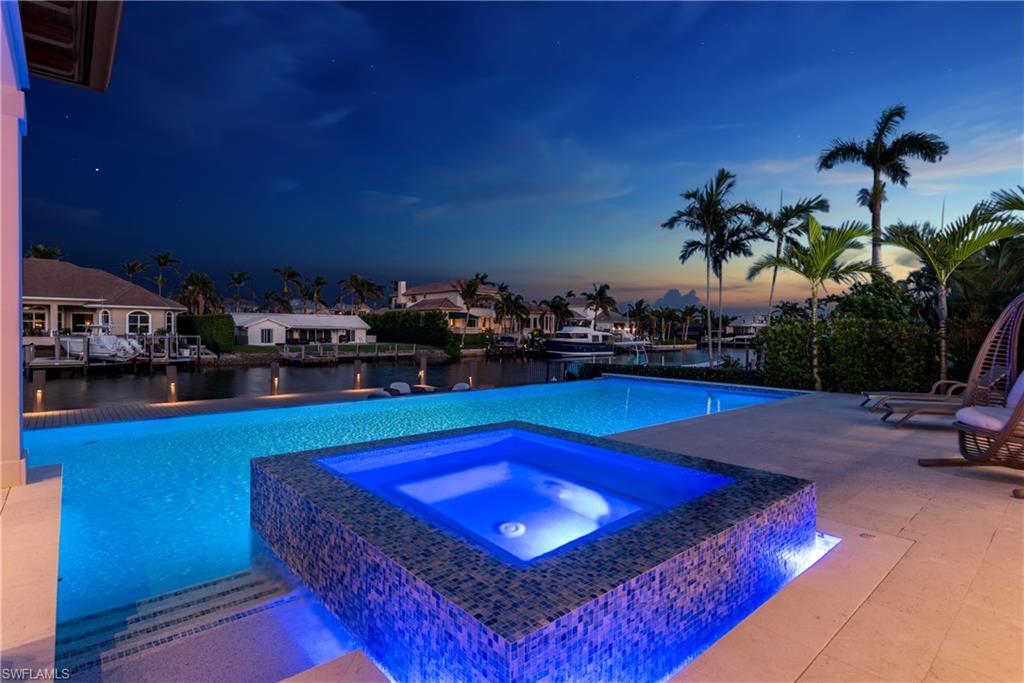 AQUALANE SHORES - Residential