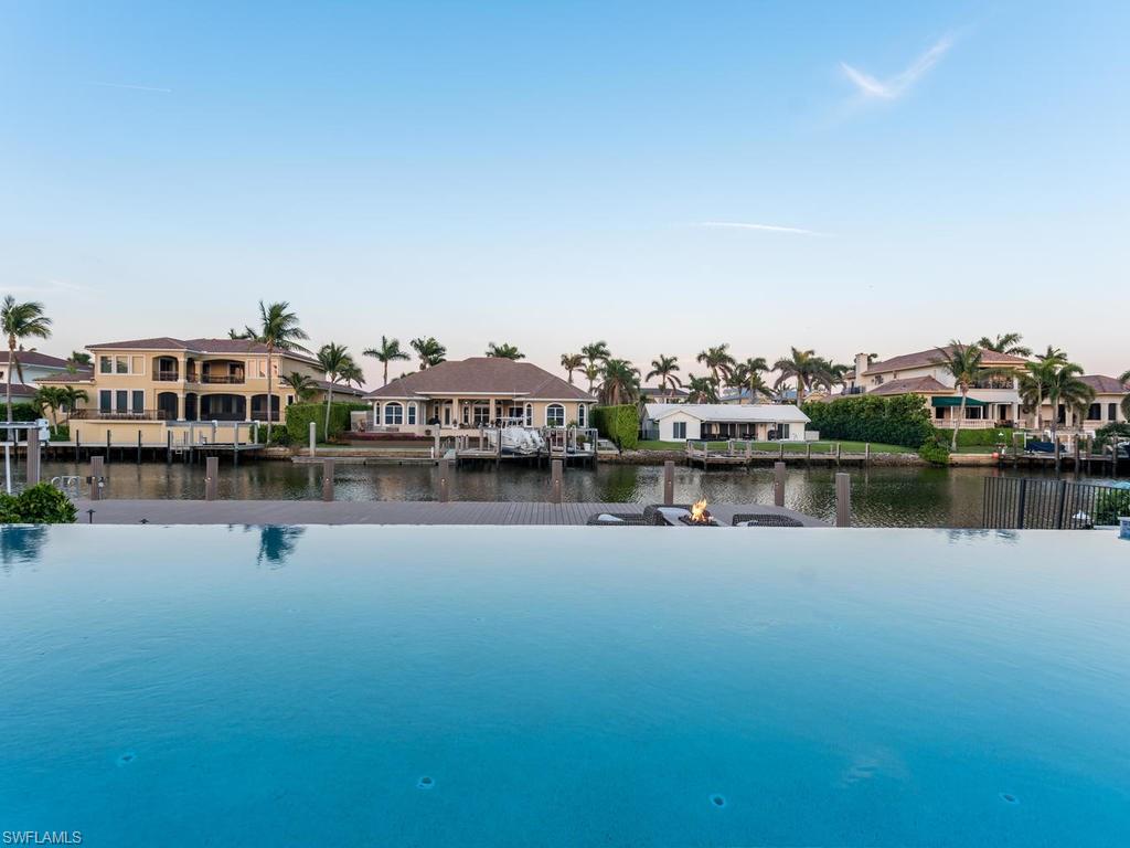 AQUALANE SHORES - Residential