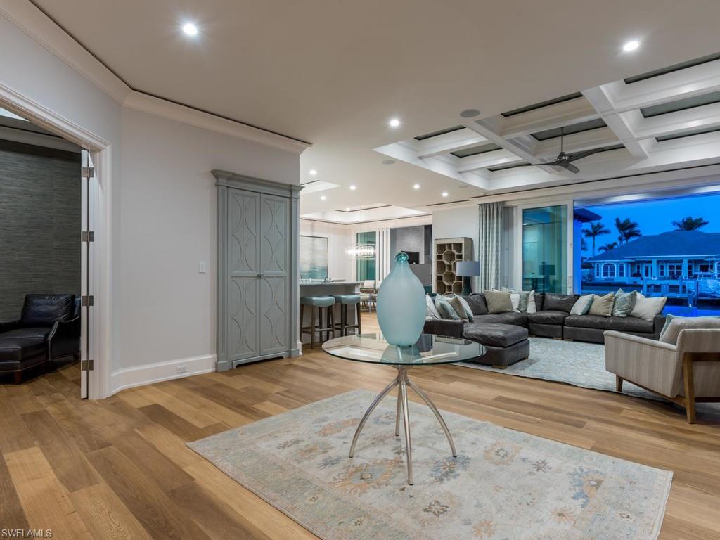 AQUALANE SHORES - Residential