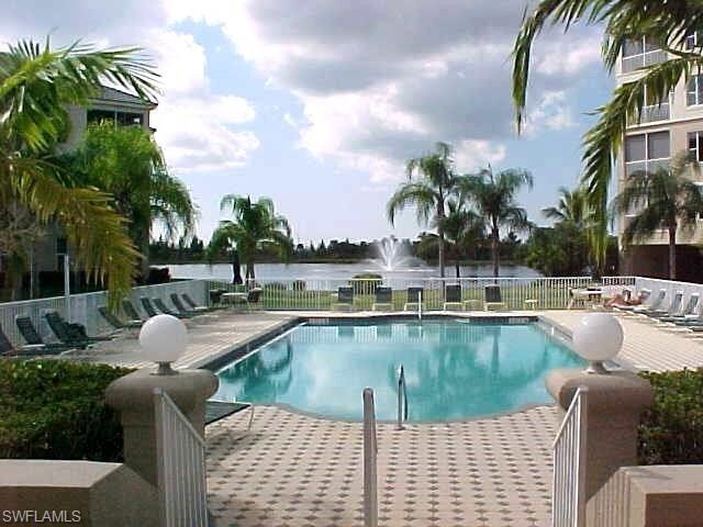 SUTTON WALK - Residential