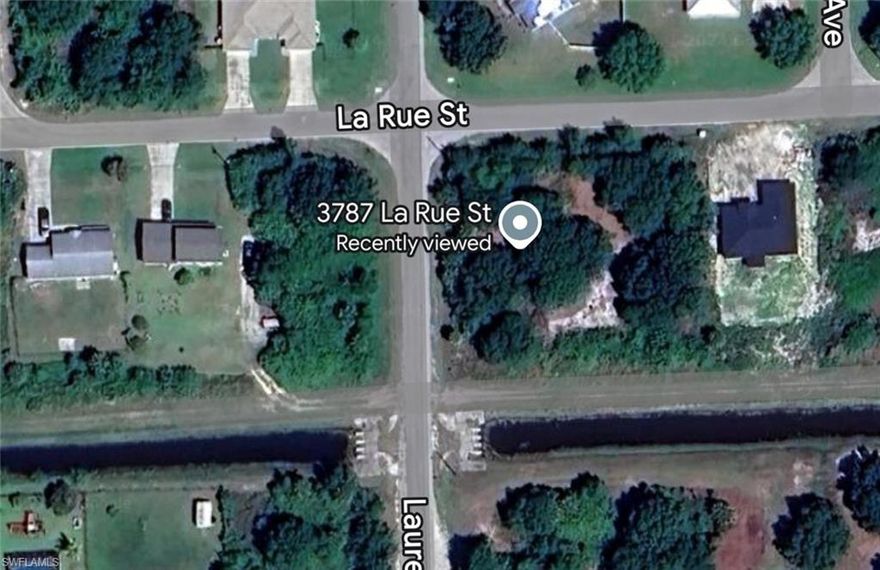 Waterfront lot in Buckingham