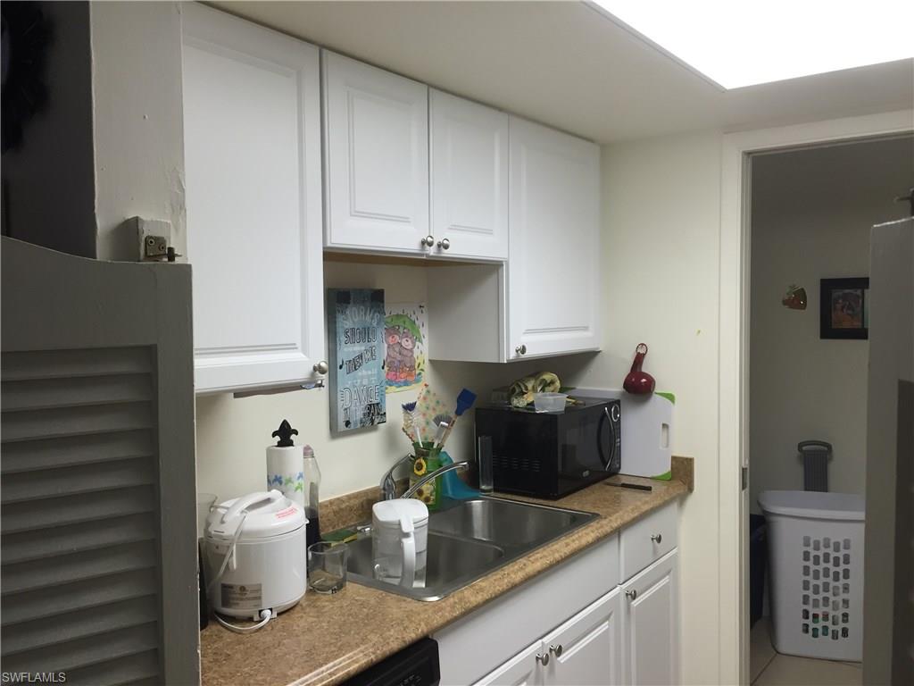 TOWERS CONDO - Residential