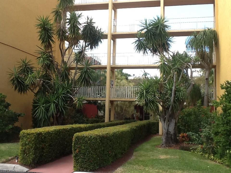 TOWERS CONDO - Residential