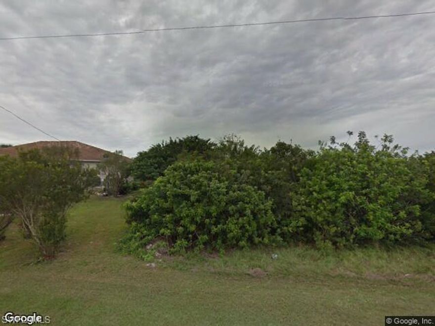 ****BEAUTIFUL LOT****!!! Your Dream Home Awaits!! Tucked away yet conveniently located... close to RSW airport, shopping, restaurants, schools and boating. The Time is Now!! Own your Piece of Paradise Today!!