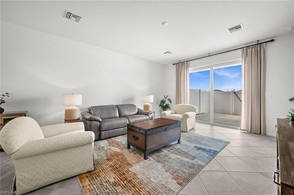 TUCKERS COVE - Residential