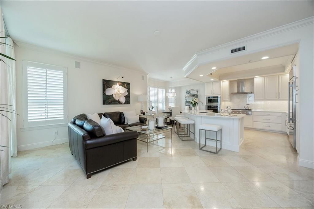 285 Grande WAY 706
