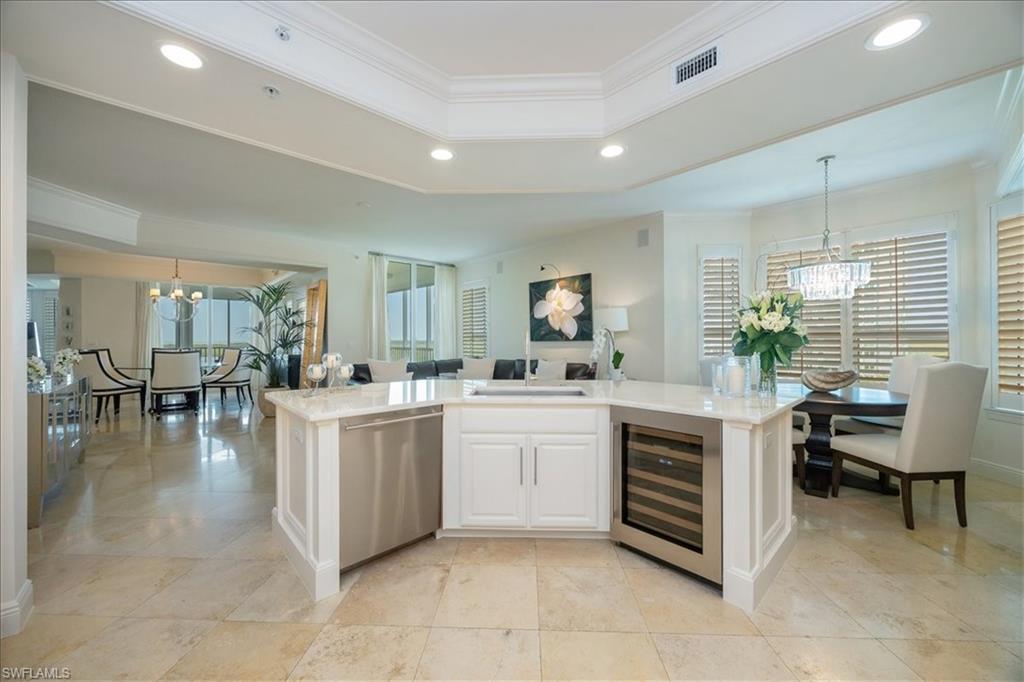285 Grande WAY 706