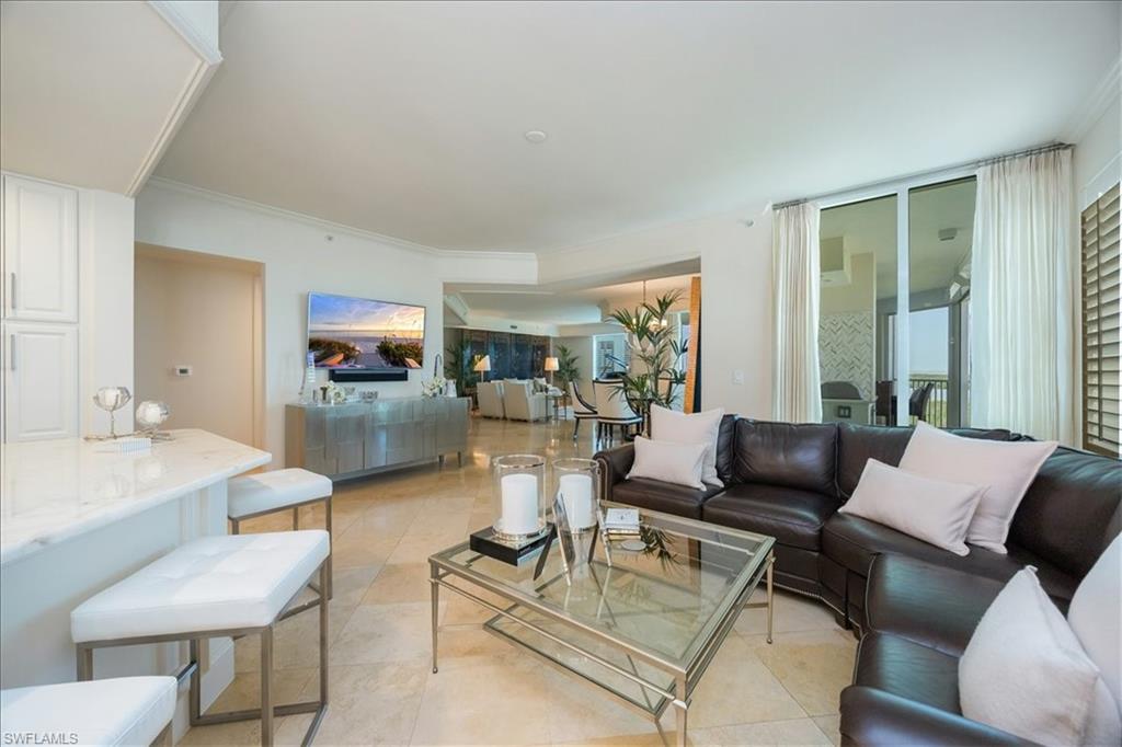 285 Grande WAY 706
