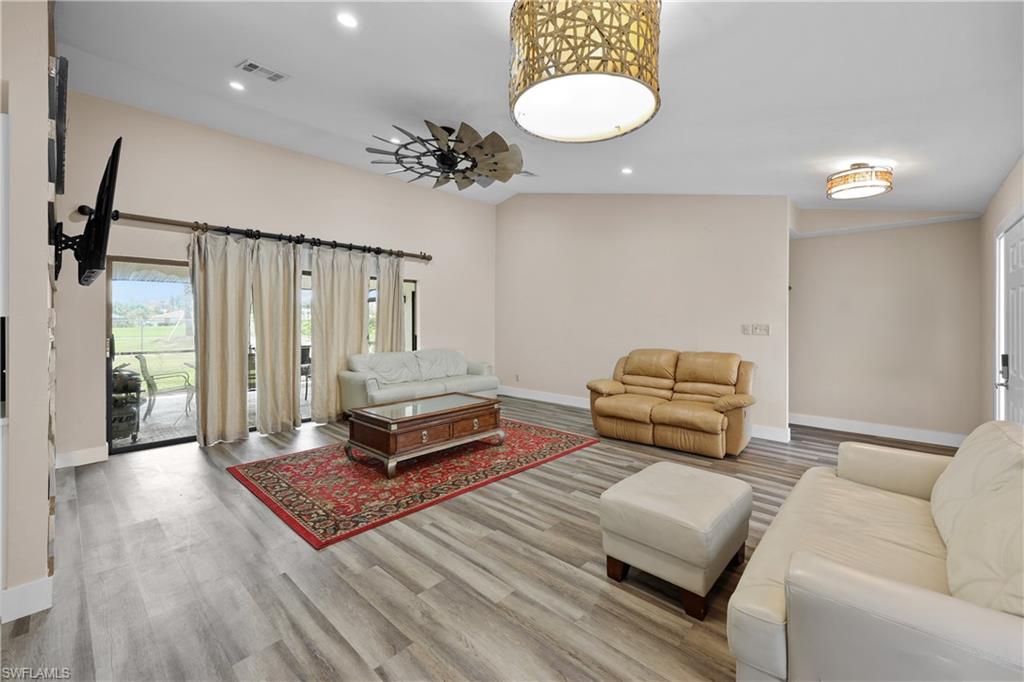 SAN CARLOS PARK - Residential