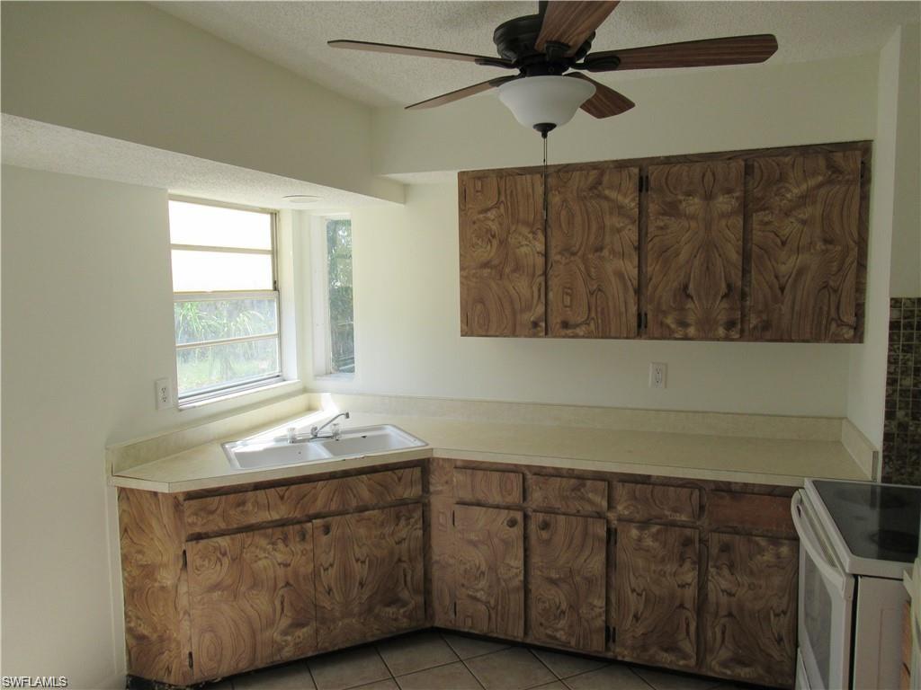 SAN CARLOS PARK - Residential