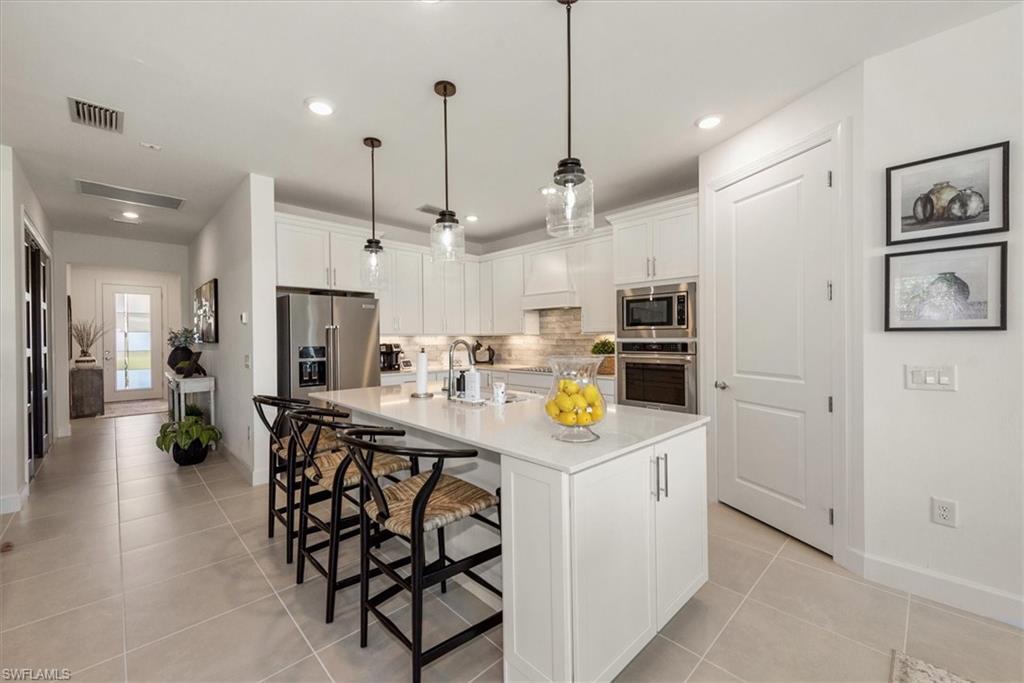 HAMPTON LAKES - Residential