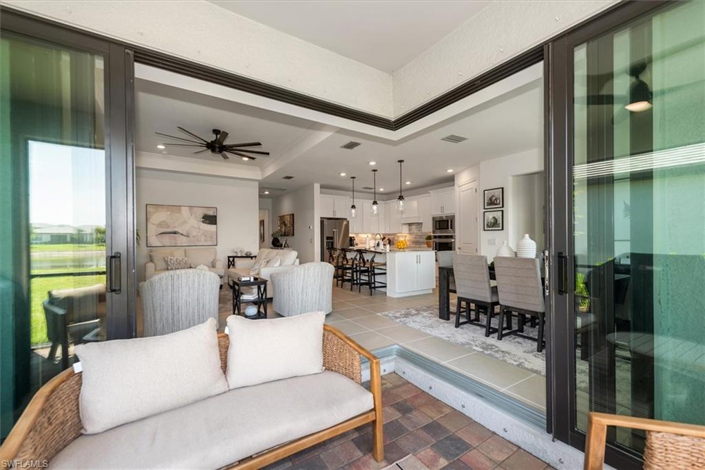 HAMPTON LAKES - Residential