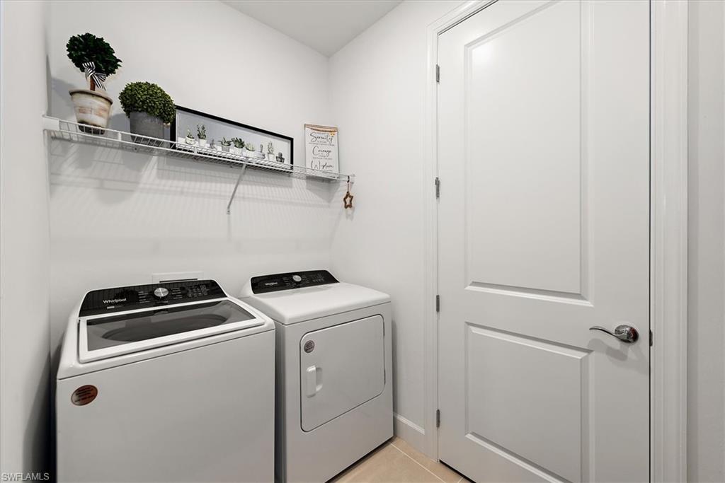 HAMPTON LAKES - Residential