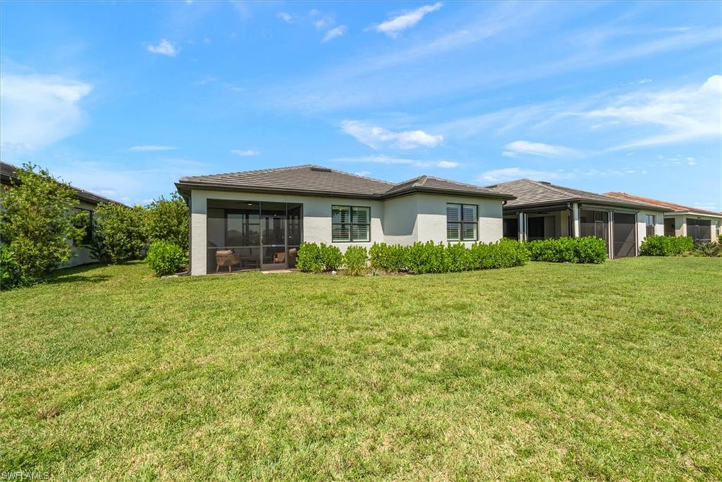 HAMPTON LAKES - Residential