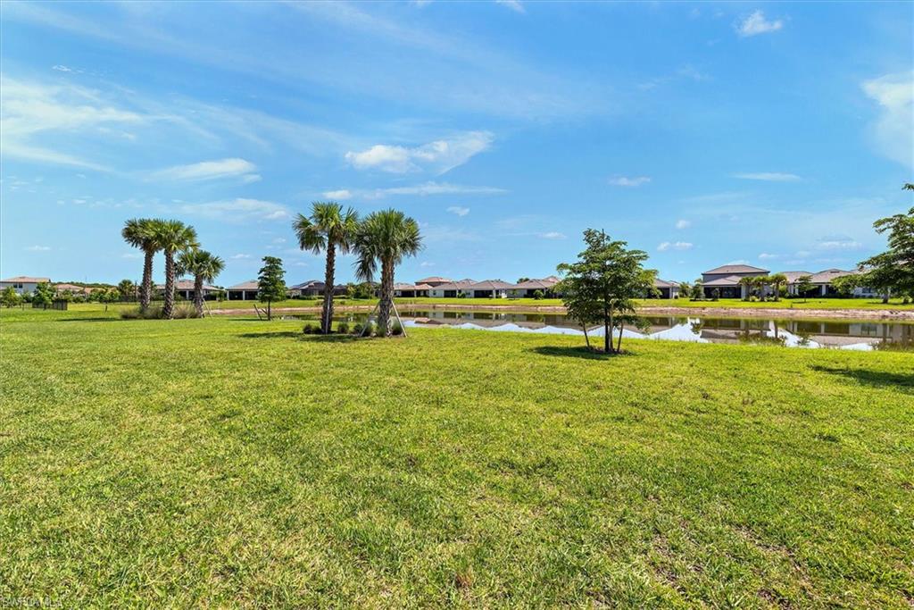 HAMPTON LAKES - Residential