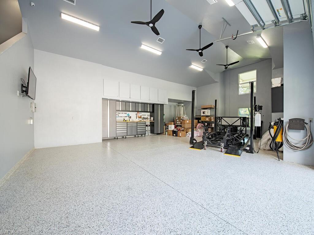 SPRING RIDGE - Residential