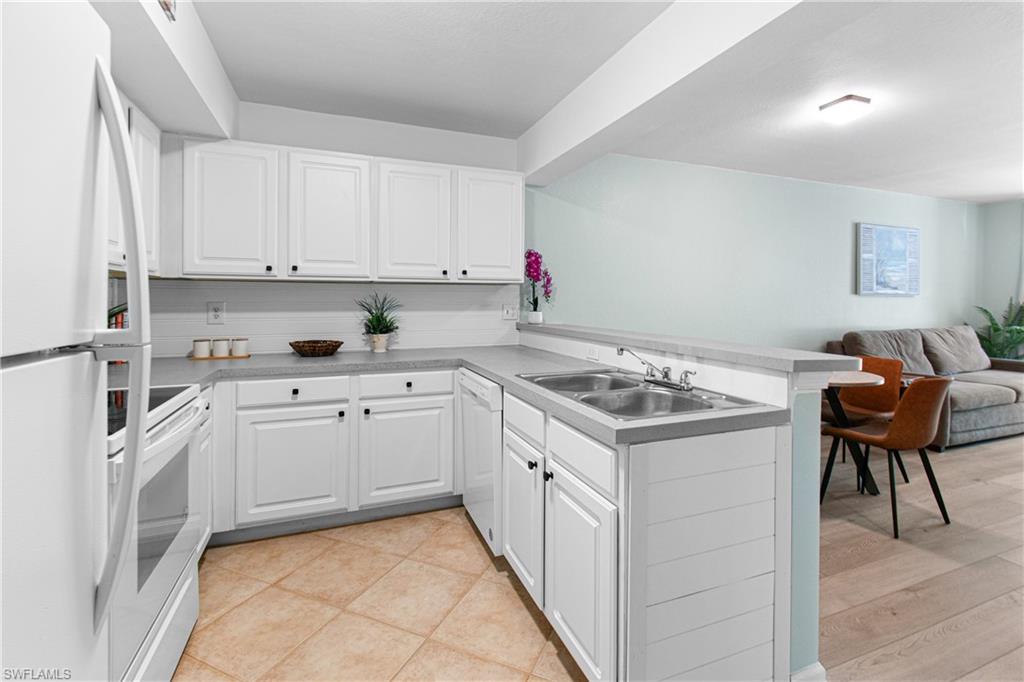 THE RESIDENCE - Residential