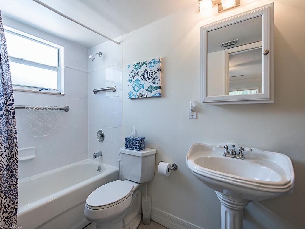 CASTLETON GARDENS - Residential