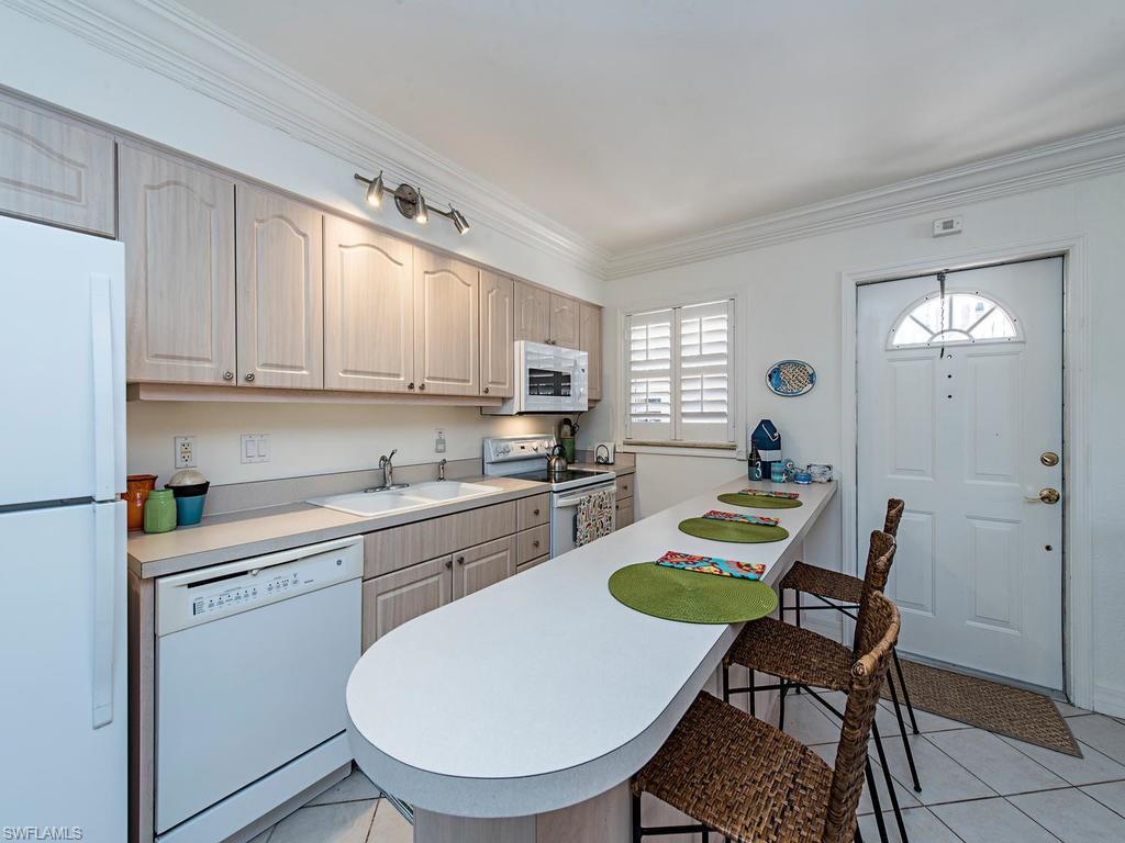 CASTLETON GARDENS - Residential