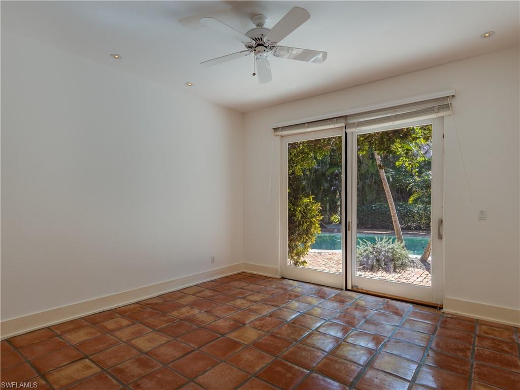 DICKEYS JOHN R SUBD - Residential