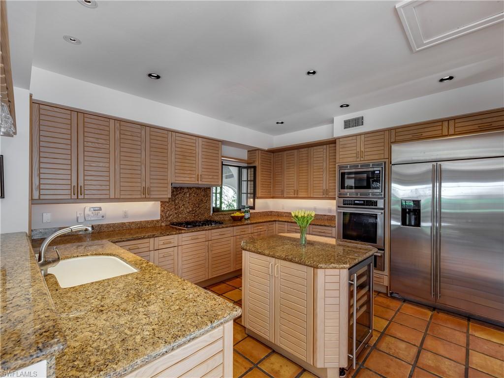 DICKEYS JOHN R SUBD - Residential