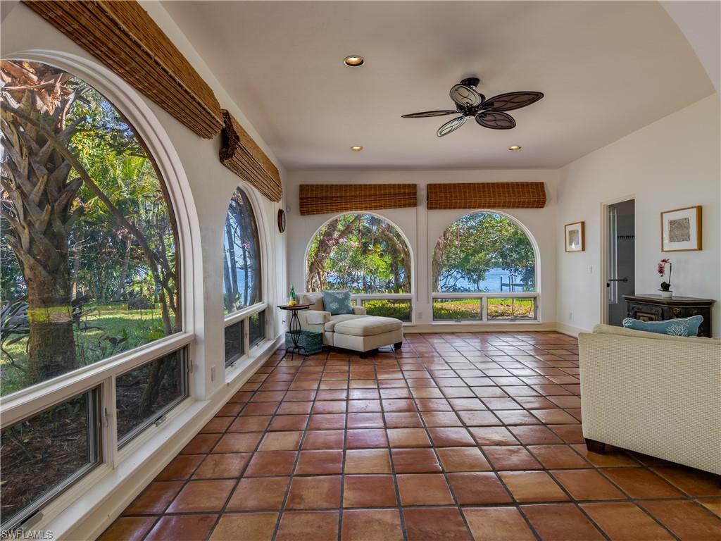 DICKEYS JOHN R SUBD - Residential