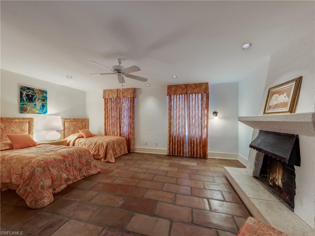 DICKEYS JOHN R SUBD - Residential