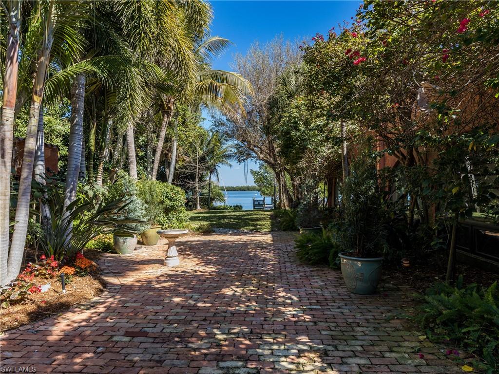 DICKEYS JOHN R SUBD - Residential