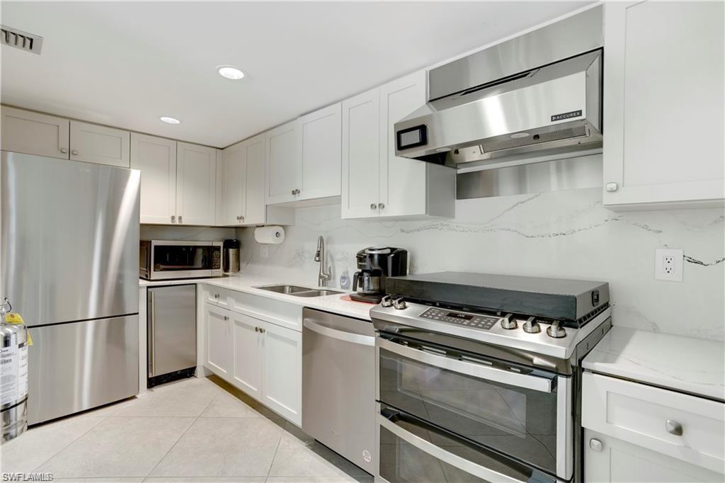 BAY HARBOR CLUB CONDO - Residential